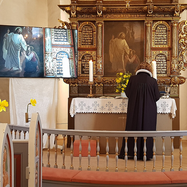 Charlotte ved påskedagsgudstjeneste i Solrød Kirke