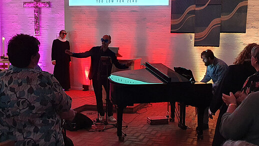 Sang til Elton John sing along-gudstjeneste