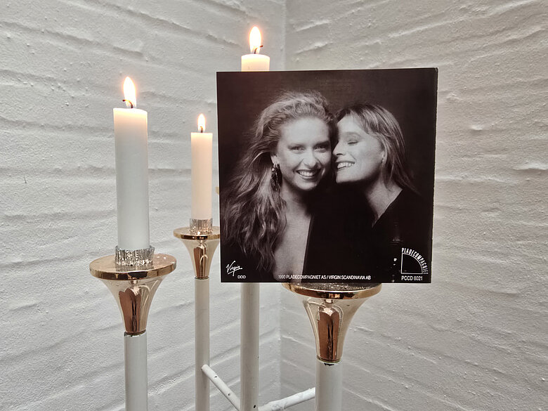 Cd-cover med billede af Sanne Salomonsen og Anne Linnet