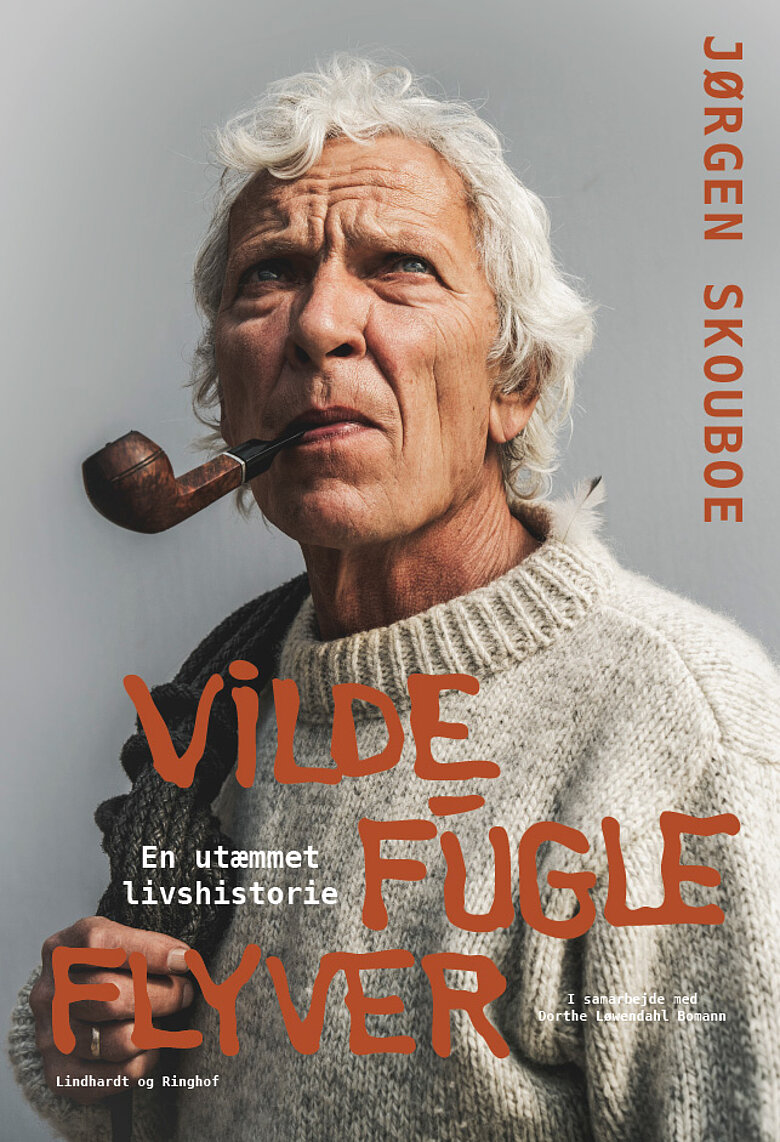 Forside af bogen Vilde fugle flyver